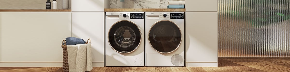 Colonne lave-linge Beko AquaTech et sèche-linge dans buanderie design
