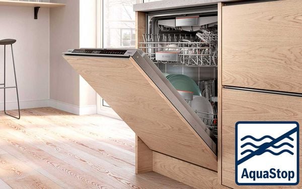 Lave-vaisselle Bosch encastrable avec logo AquaStop, technologie anti-dégâts des eaux
