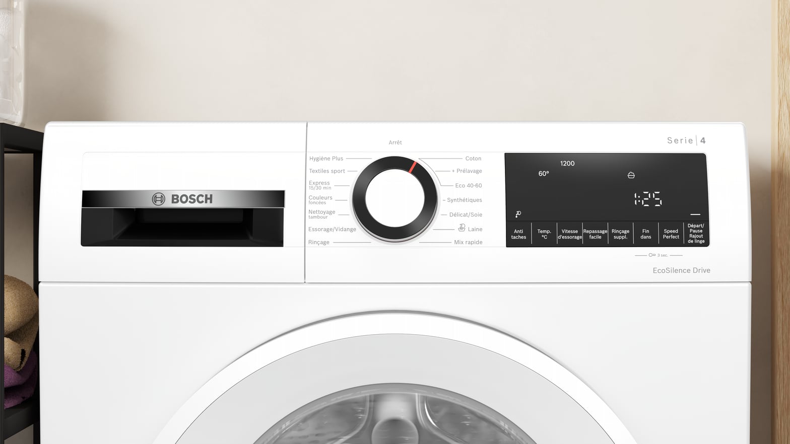 Lave-linge Bosch Serie 4 en situation avec mention EcoSilence Drive sur le bandeau