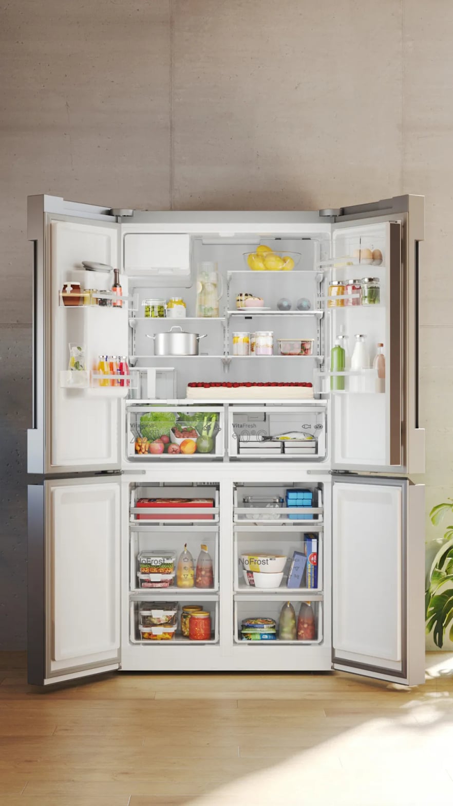 Réfrigérateur multi-portes Bosch ouvert équipé du système MultiAirflow et NoFrost, vue frontale