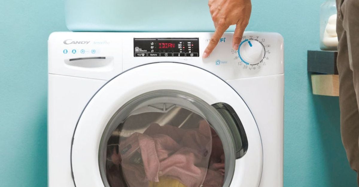 Lave-linge Candy SmartPro avec logo simply-Fi sur bandeau de commande pour connectivité Smart Touch