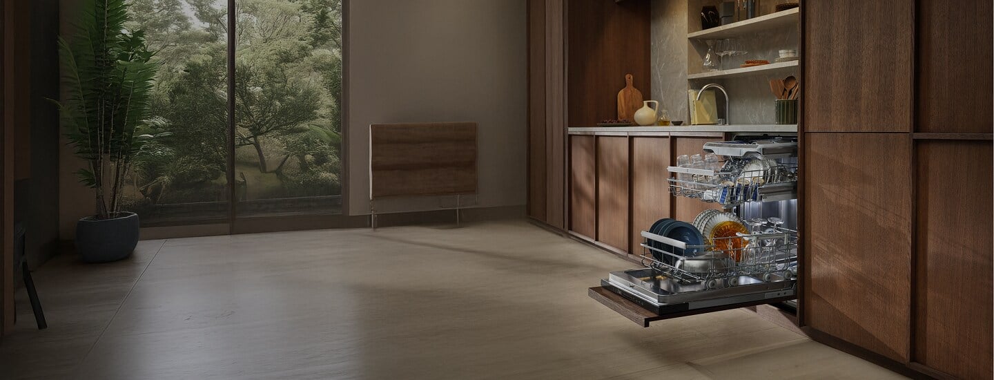 Lave-vaisselle Electrolux FlexiLift entièrement déployé dans une cuisine moderne