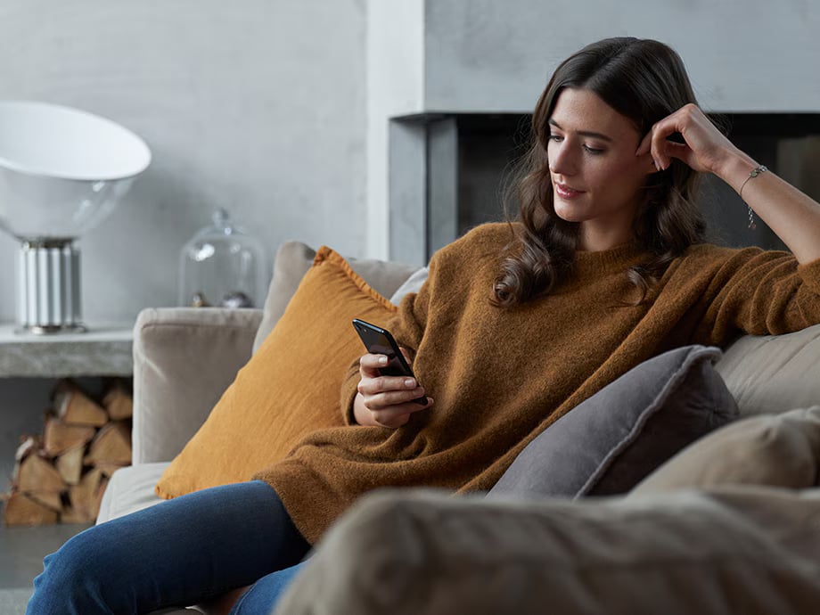 Lave-vaisselle Electrolux intégré dans une cuisine équipée, contexte d'usage du tiroir MaxiFlex