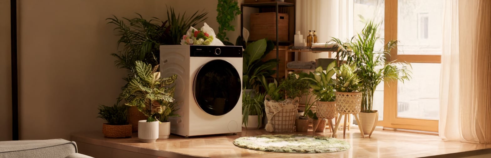 Lave-linge Hisense équipé de PureJet Wash installé dans une buanderie